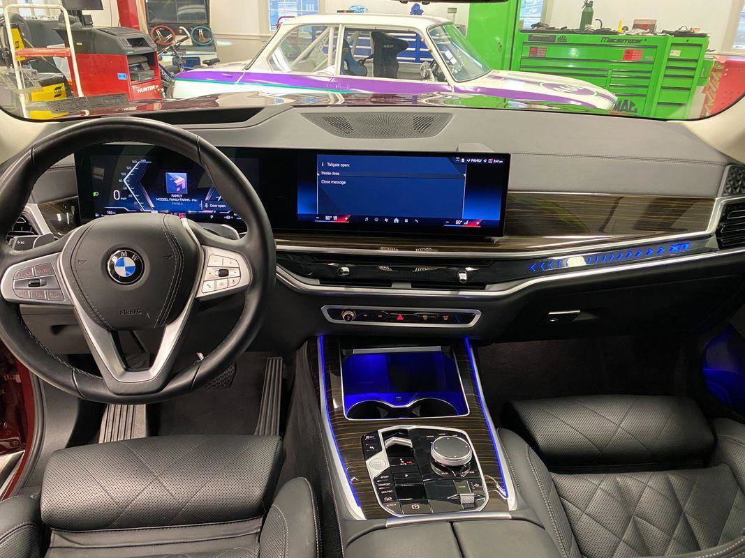 Used 2024 BMW X7 xDrive40i image 2