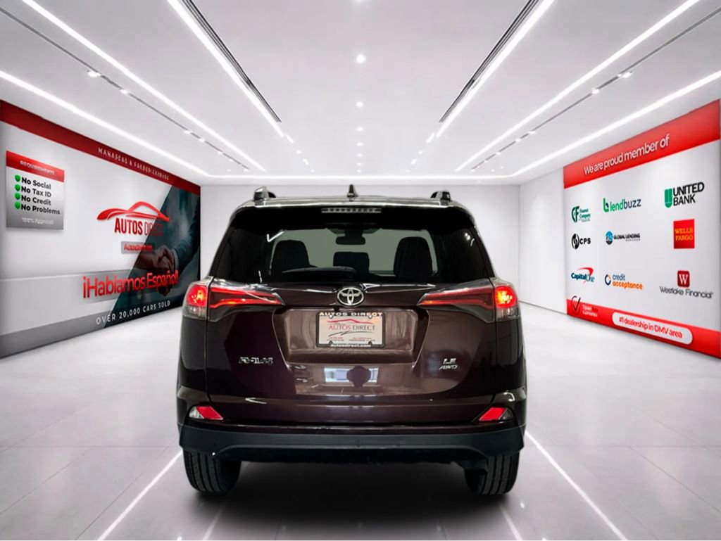 Used 2018 Toyota RAV4 LE AWD/4WD image 6