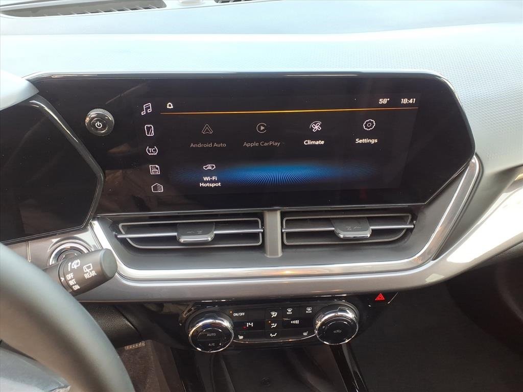 Used 2024 Chevrolet Trax ACTIV w/ Sunroof Package image 25