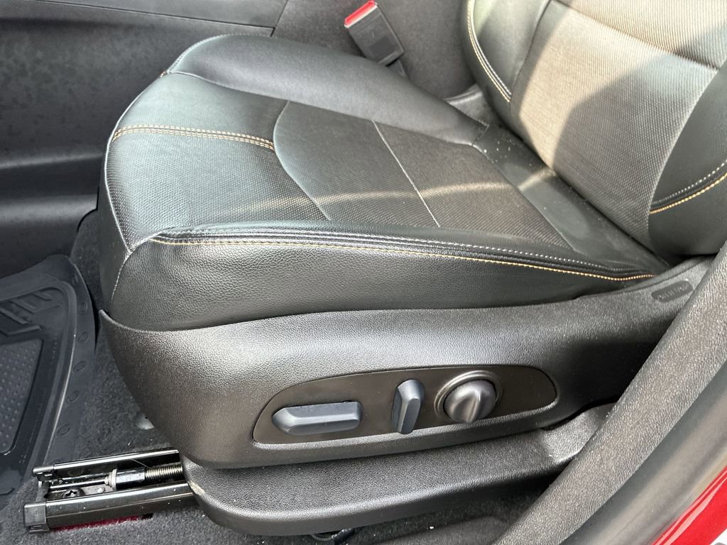 Used 2023 Chevrolet Equinox Premier image 12