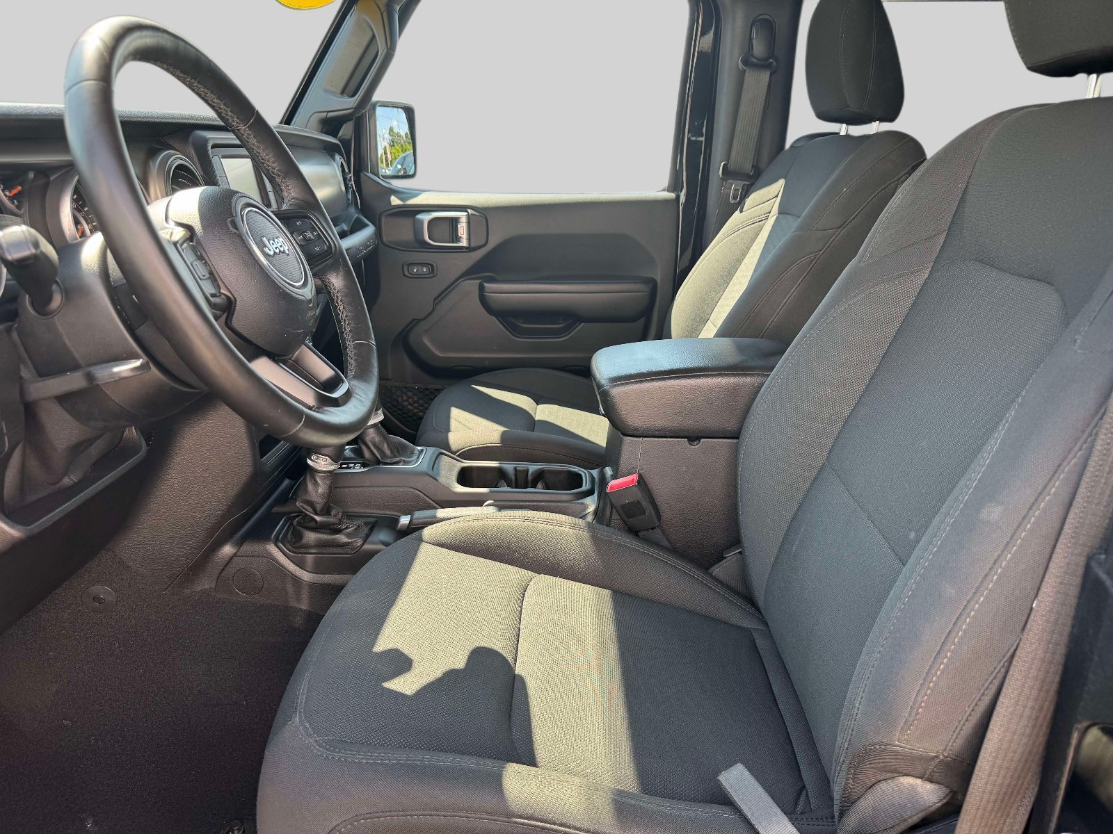 Used 2018 Jeep Wrangler Sport AWD/4WD image 12