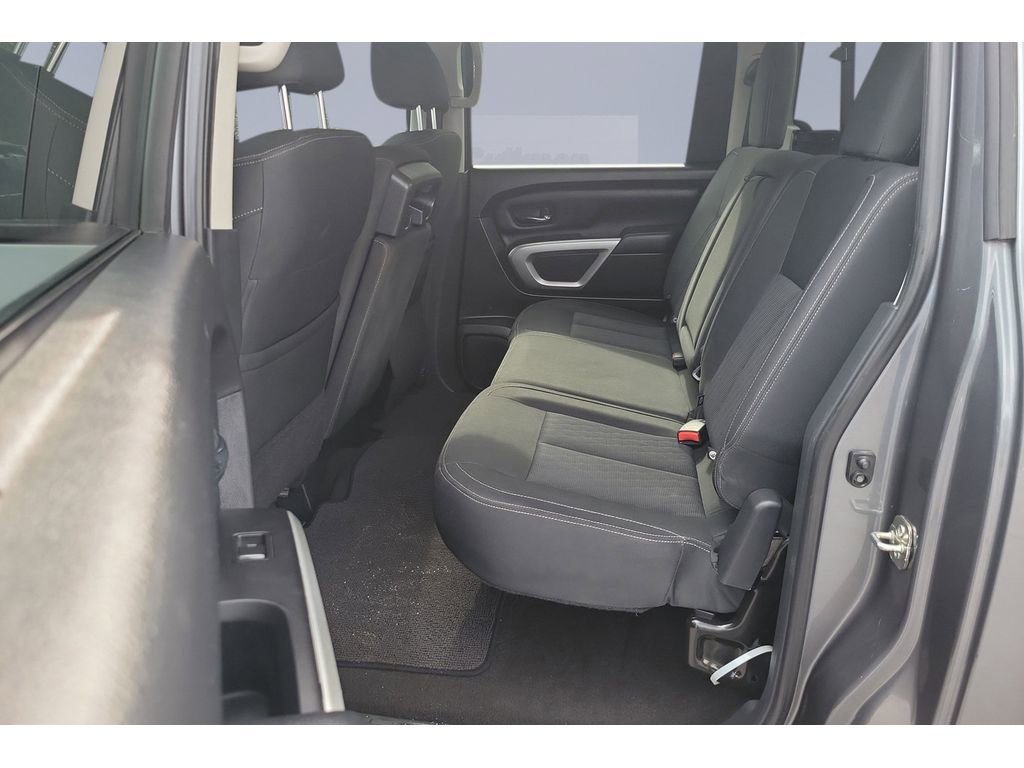 Used 2018 Nissan Titan SV RWD image 14