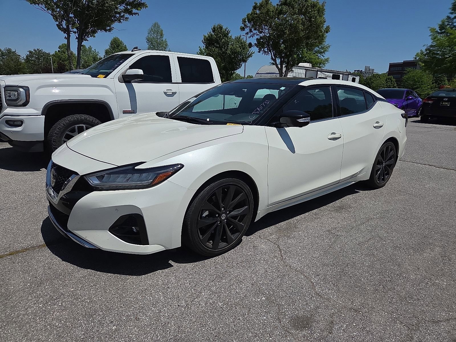 Used 2020 Nissan Maxima SR w/ Sport Mat Group FWD image 2