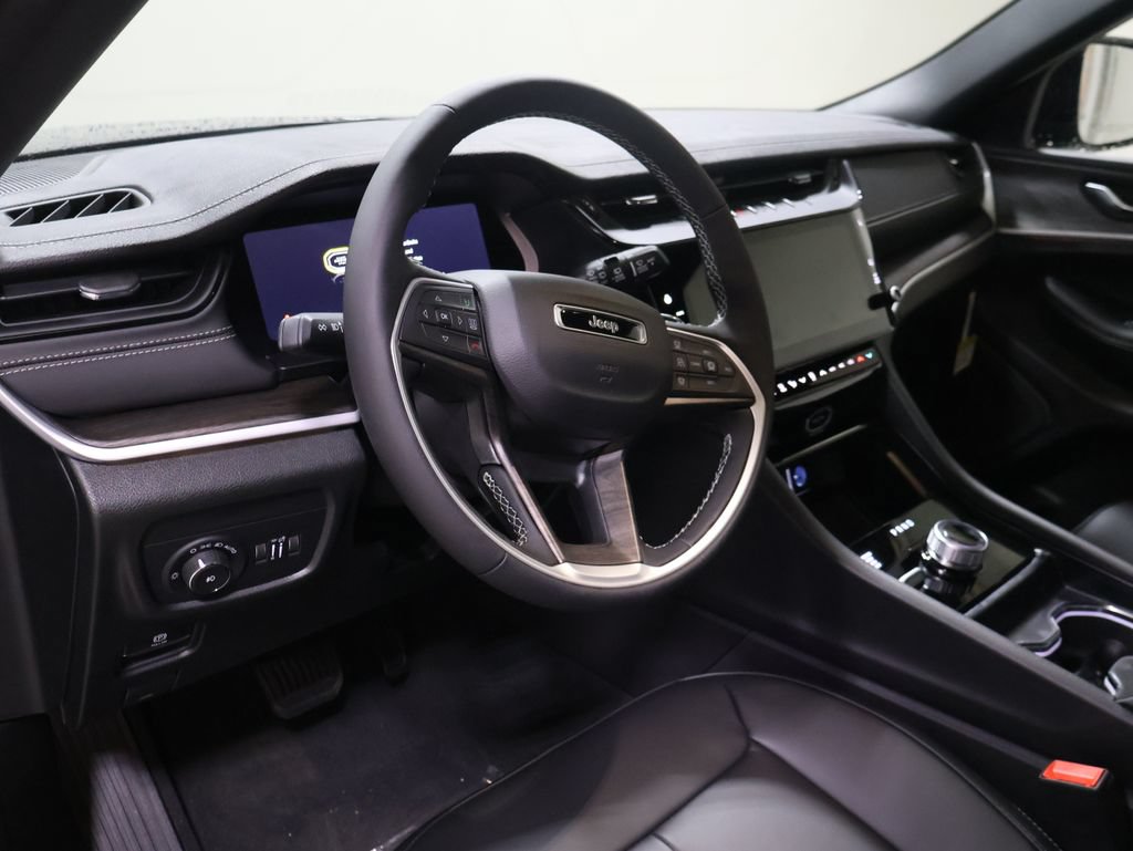 New 2027 Jeep Grand Cherokee Limited AWD/4WD image 19