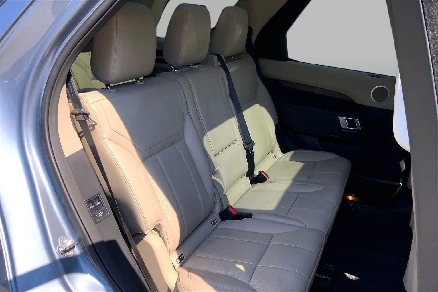 Used 2018 Land Rover Discovery HSE AWD/4WD image 20