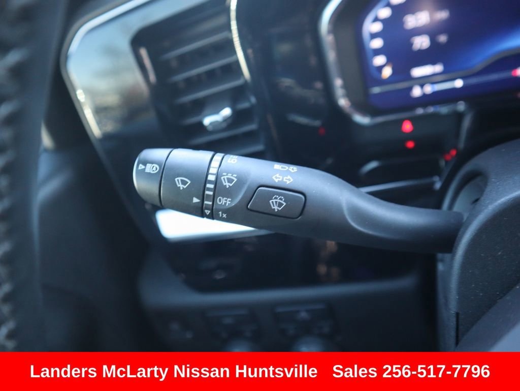 Used 2023 Chevrolet Silverado 1500 LT image 24