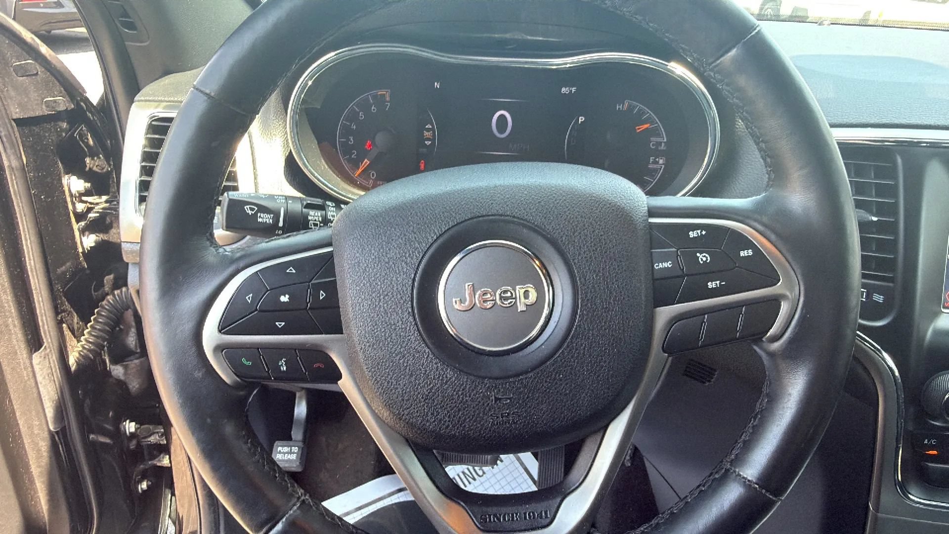 Used 2018 Jeep Grand Cherokee Laredo AWD/4WD image 18