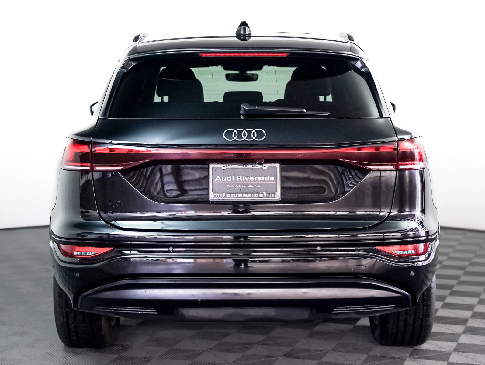 Certified 2025 Audi Q6 e-tron Premium w/ Convenience Package image 14