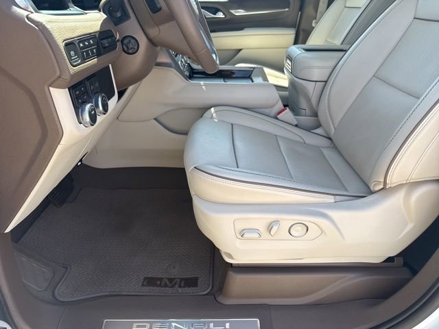 Used 2023 GMC Yukon XL Denali image 26