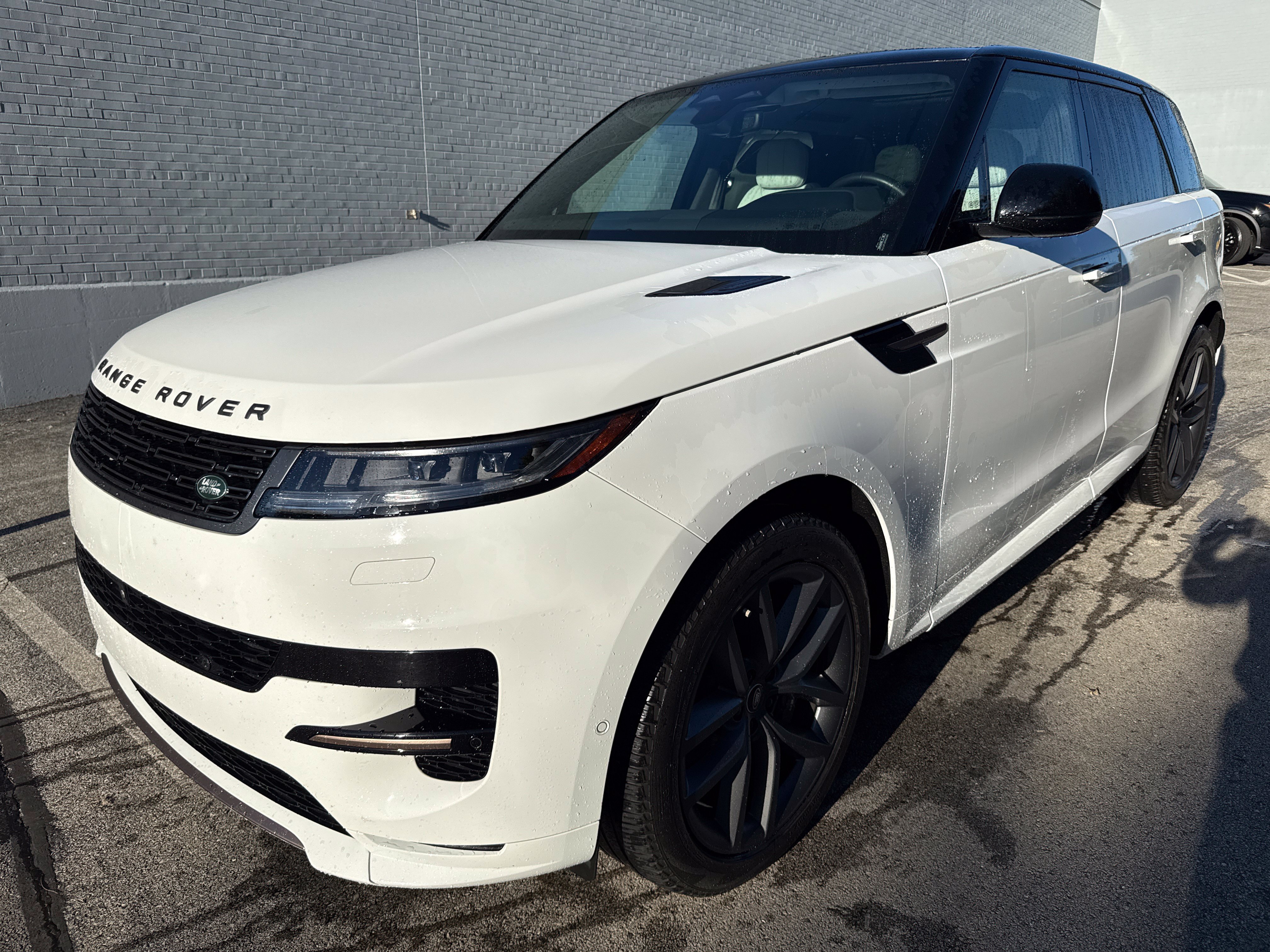 Used 2024 Land Rover Range Rover Sport Dynamic SE