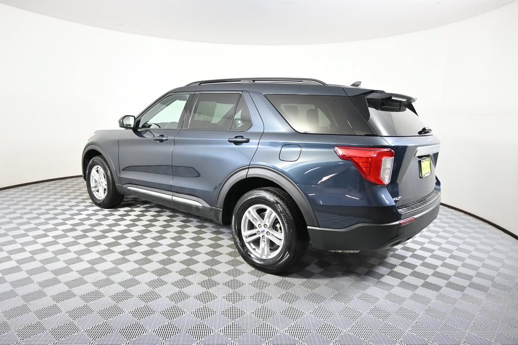 Used 2024 Ford Explorer XLT AWD/4WD image 4