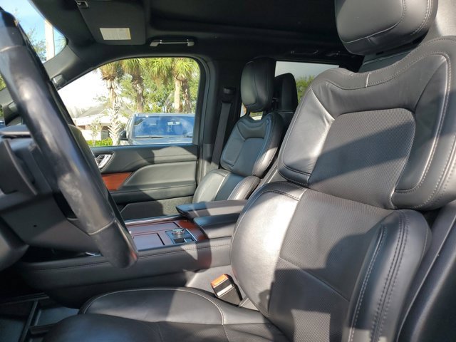 Used 2022 Lincoln Navigator Reserve image 23
