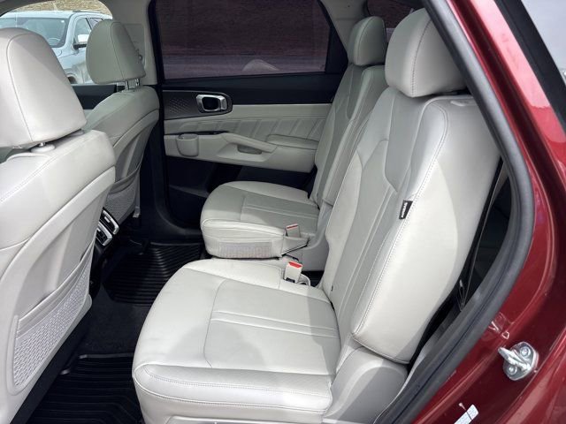 Used 2025 Kia Sorento SX image 14