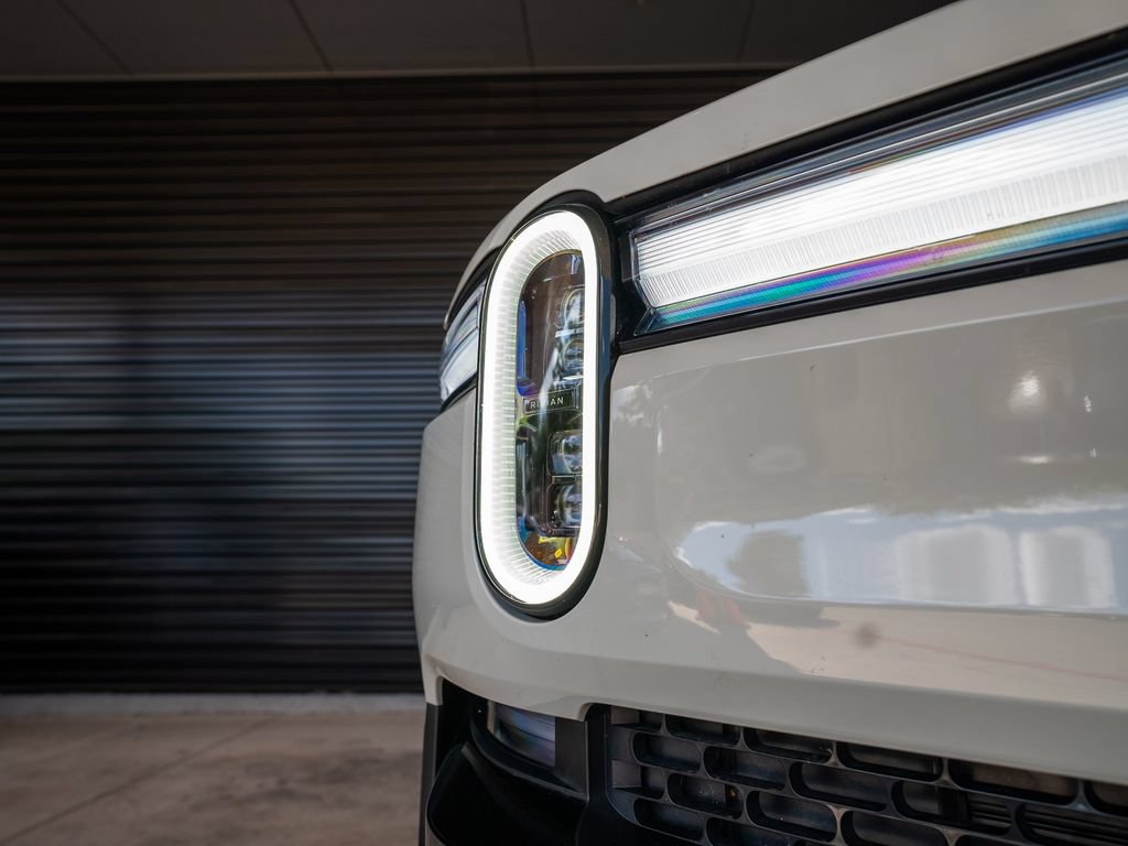 Used 2025 Rivian R1S Premium Dual AWD/4WD image 13