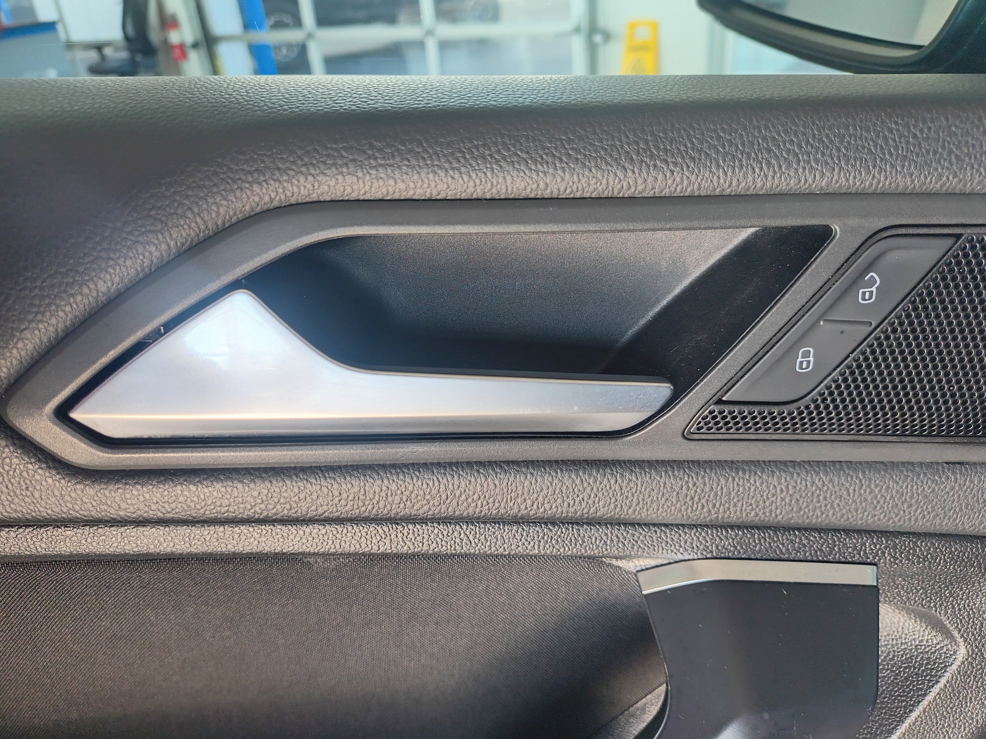 Used 2021 Volkswagen Tiguan S image 11