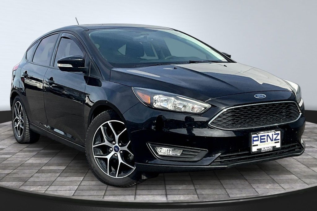 Used 2017 Ford Focus SEL FWD image 3