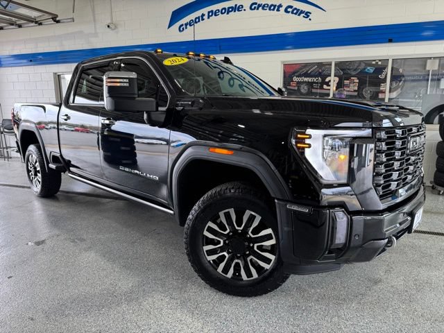 Used 2024 GMC Sierra 2500 Denali Ultimate AWD/4WD image 2