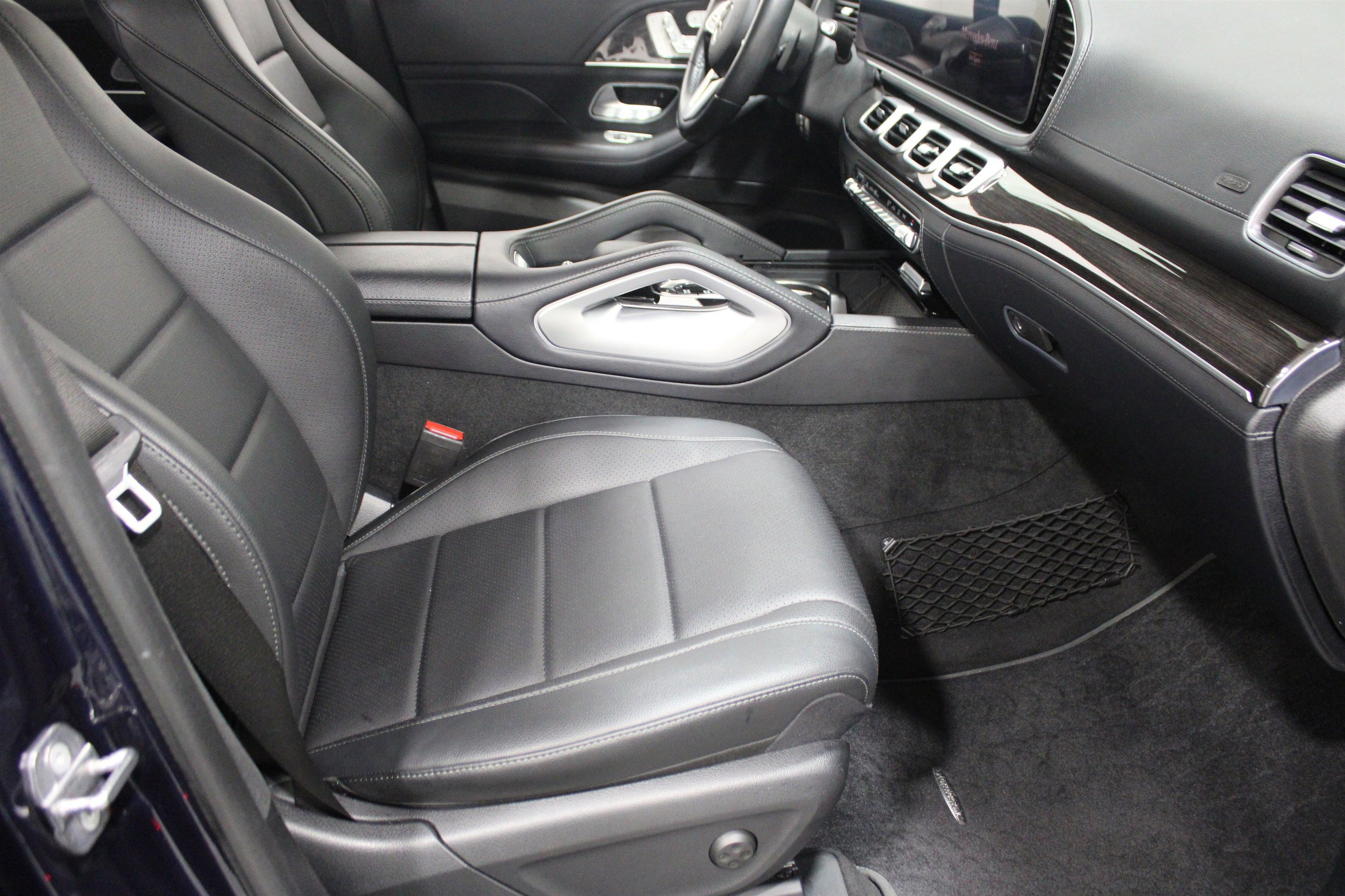 Used 2020 Mercedes-Benz GLS 450 4MATIC w/ Convenience Package image 31