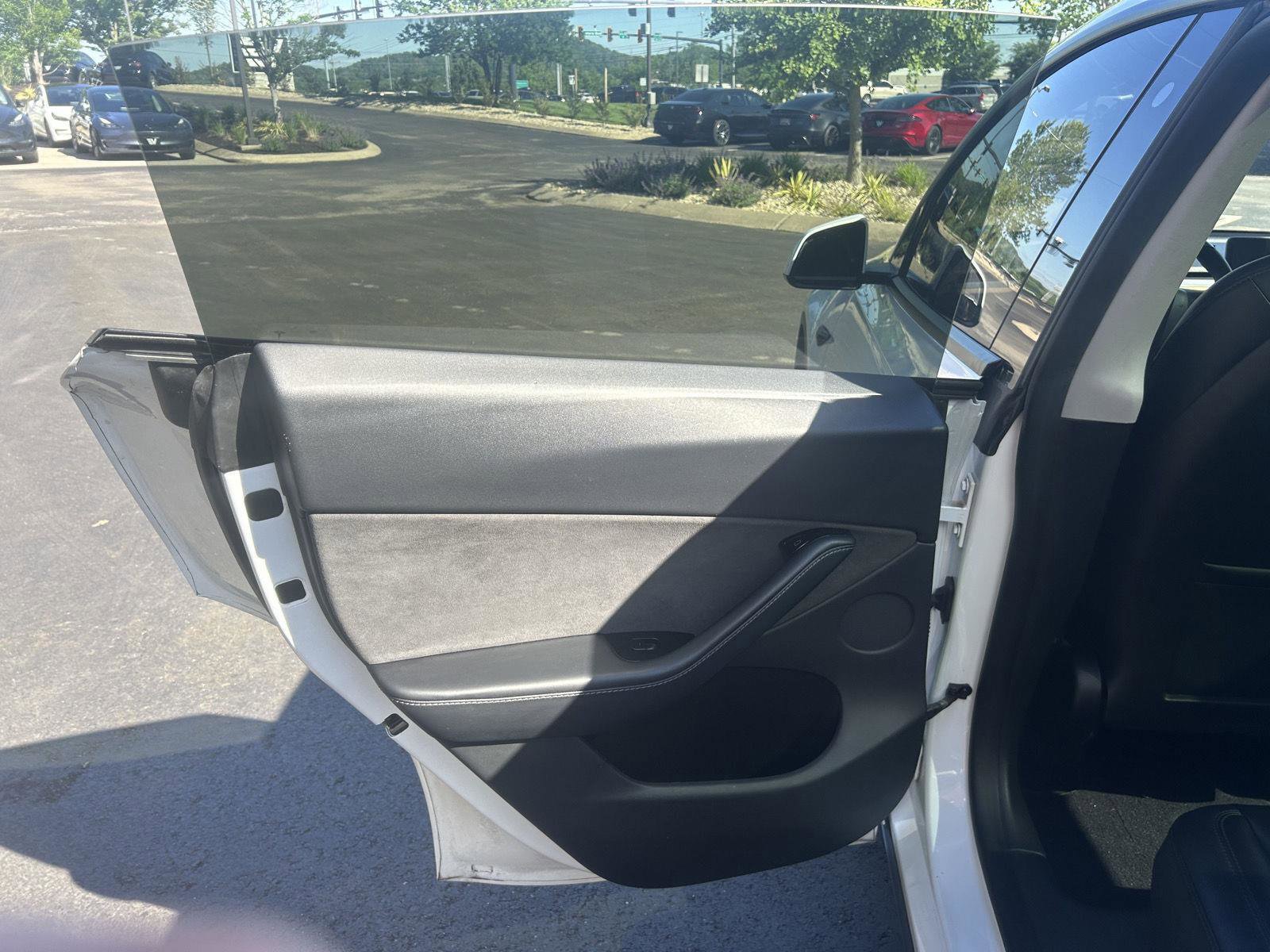 Used 2020 Tesla Model Y Long Range AWD/4WD image 16
