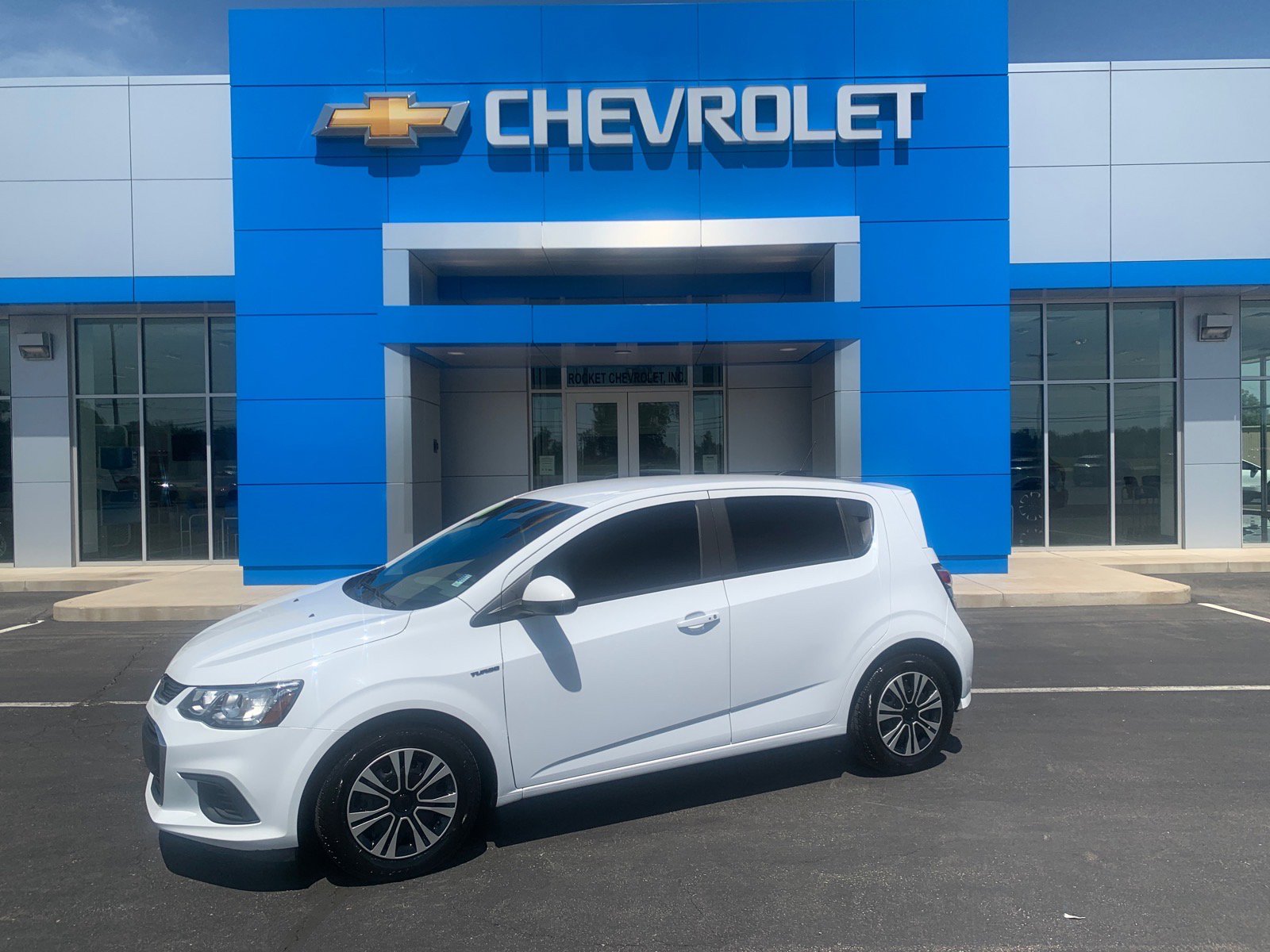 Used 2020 Chevrolet Sonic LT FWD image 1