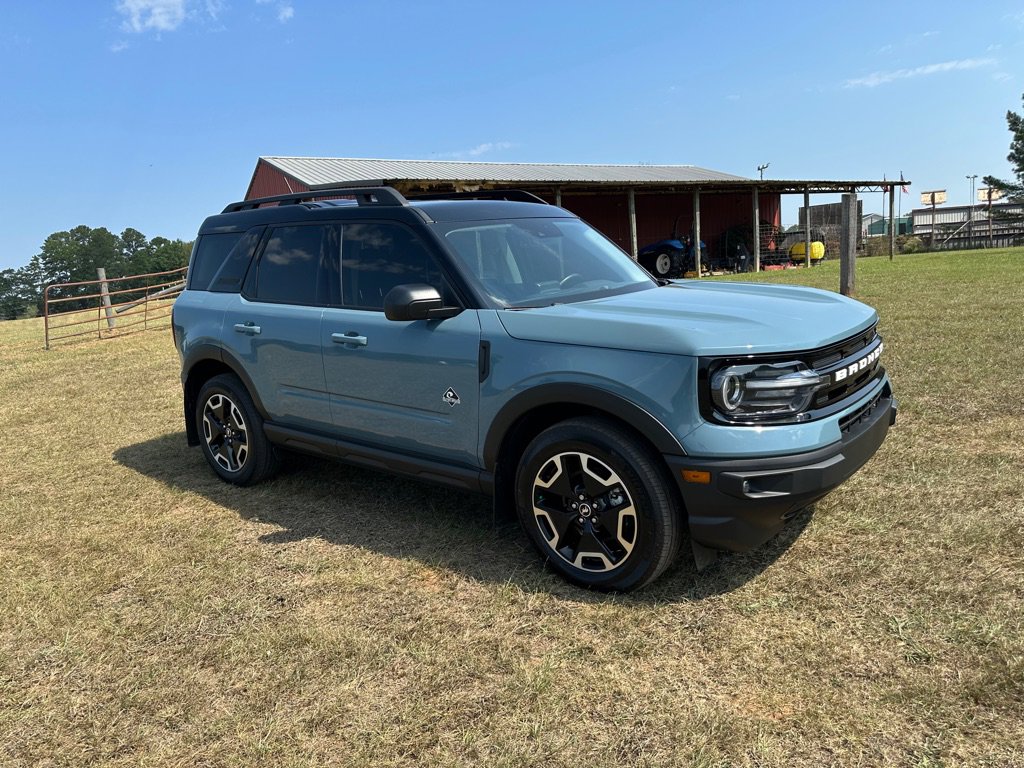 Used 2022 Ford Bronco Sport Outer Banks w/ Tech Package image 2