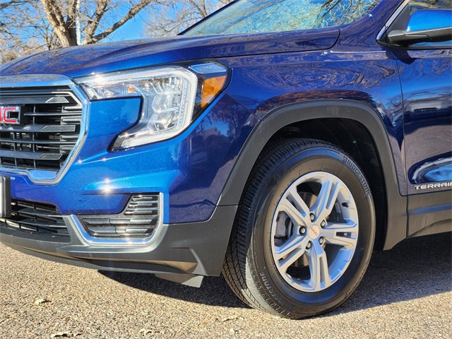 Used 2022 GMC Terrain SLE image 8