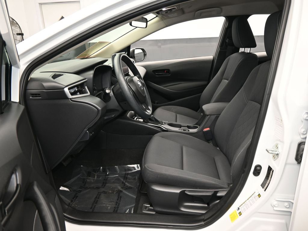 Used 2023 Toyota Corolla LE image 11