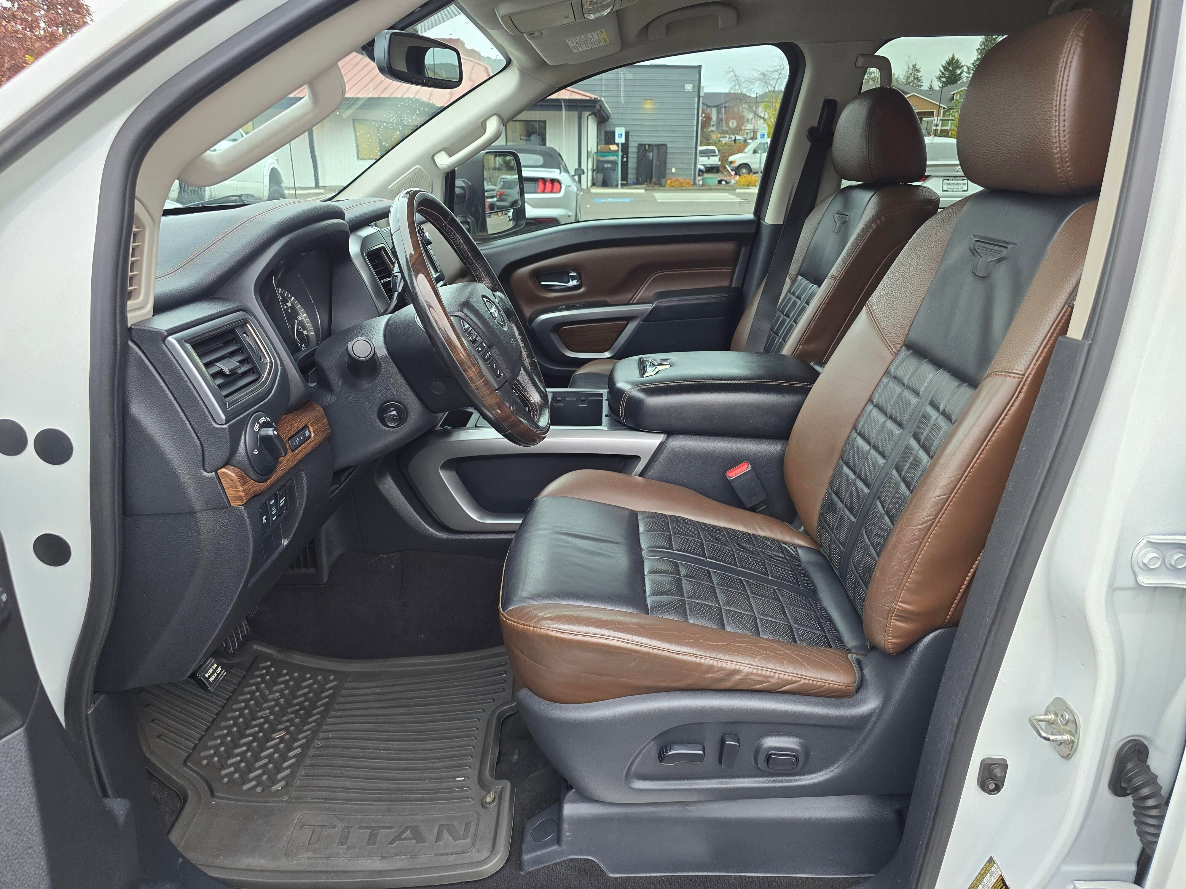 Used 2019 Nissan Titan Platinum Reserve w/ Platinum Utility Package AWD/4WD image 27