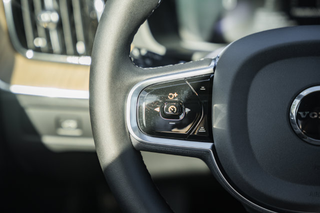 New 2027 Volvo XC60 B5 Plus AWD/4WD image 30