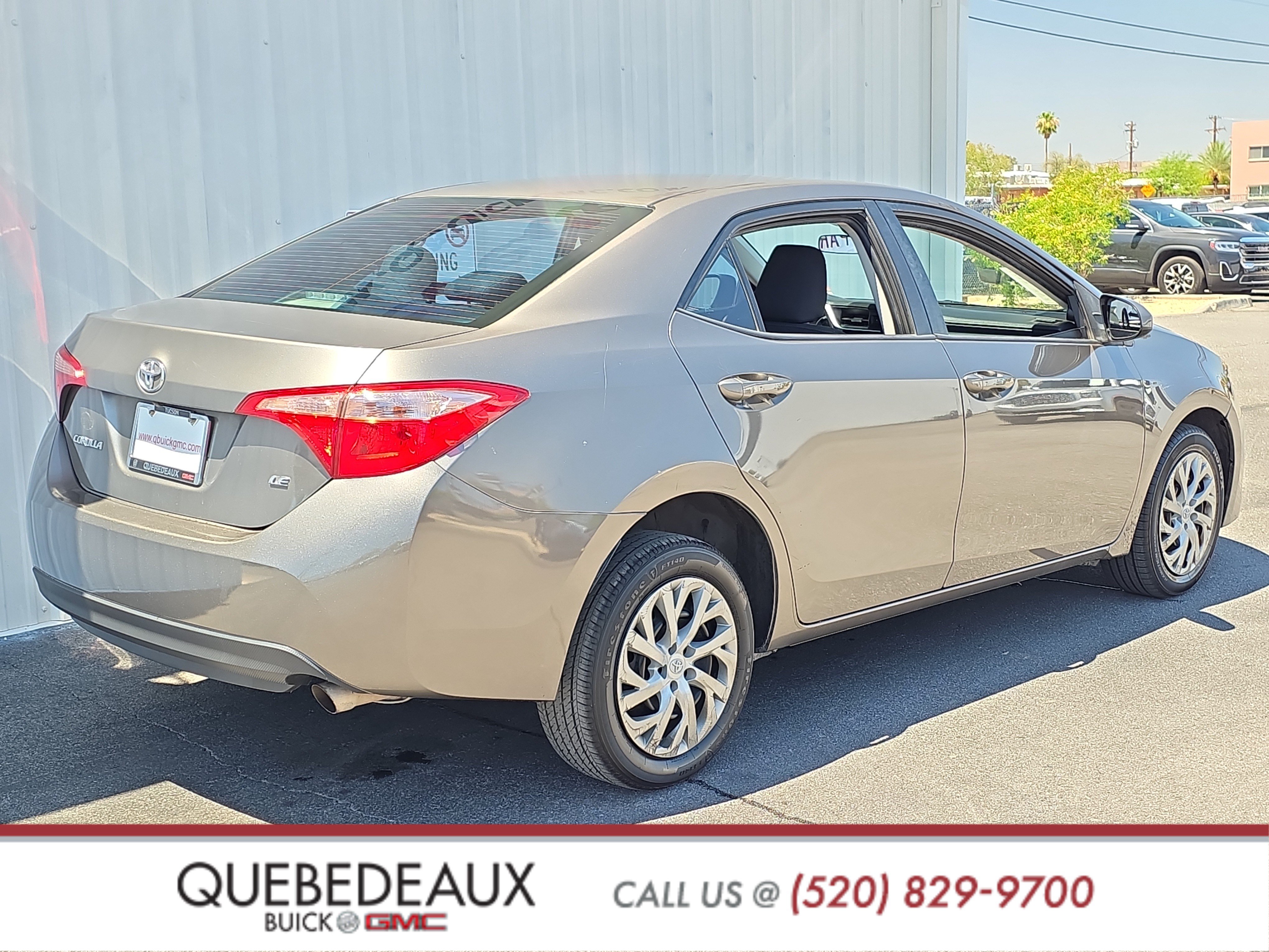 Used 2017 Toyota Corolla LE w/ Carpet Mat Package (TMS) FWD image 7