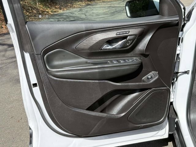 Certified 2024 GMC Terrain SLT image 8