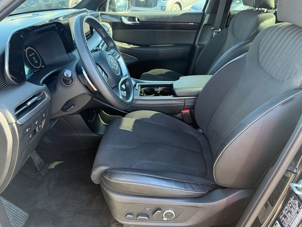 Used 2025 Hyundai Palisade Calligraphy image 16