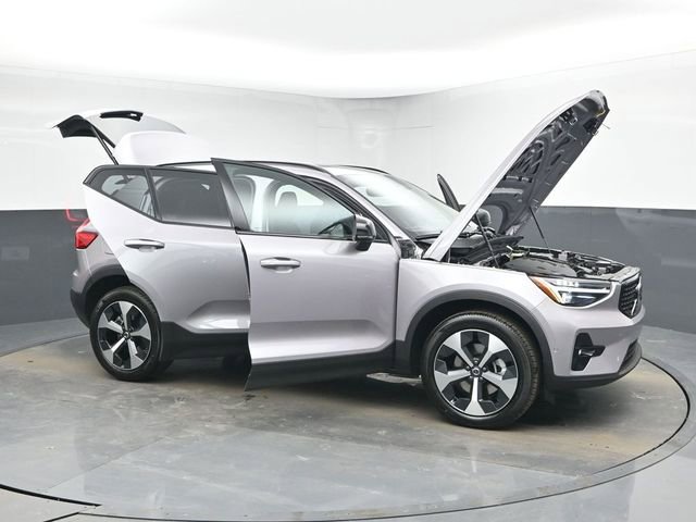 New 2026 Volvo XC40 B5 Plus w/ Protection Package Premier image 44