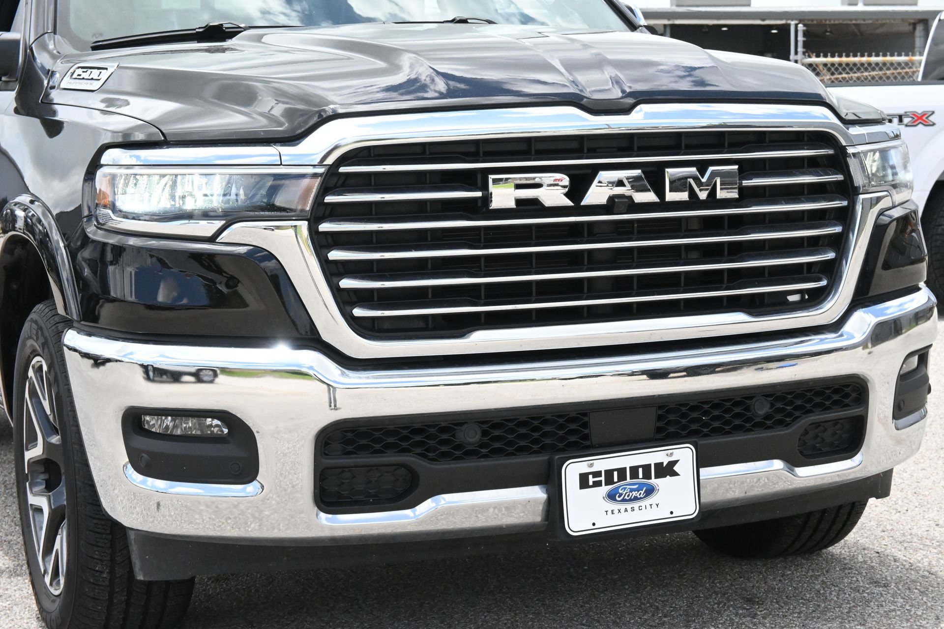 Used 2026 RAM 1500 Laramie AWD/4WD image 24