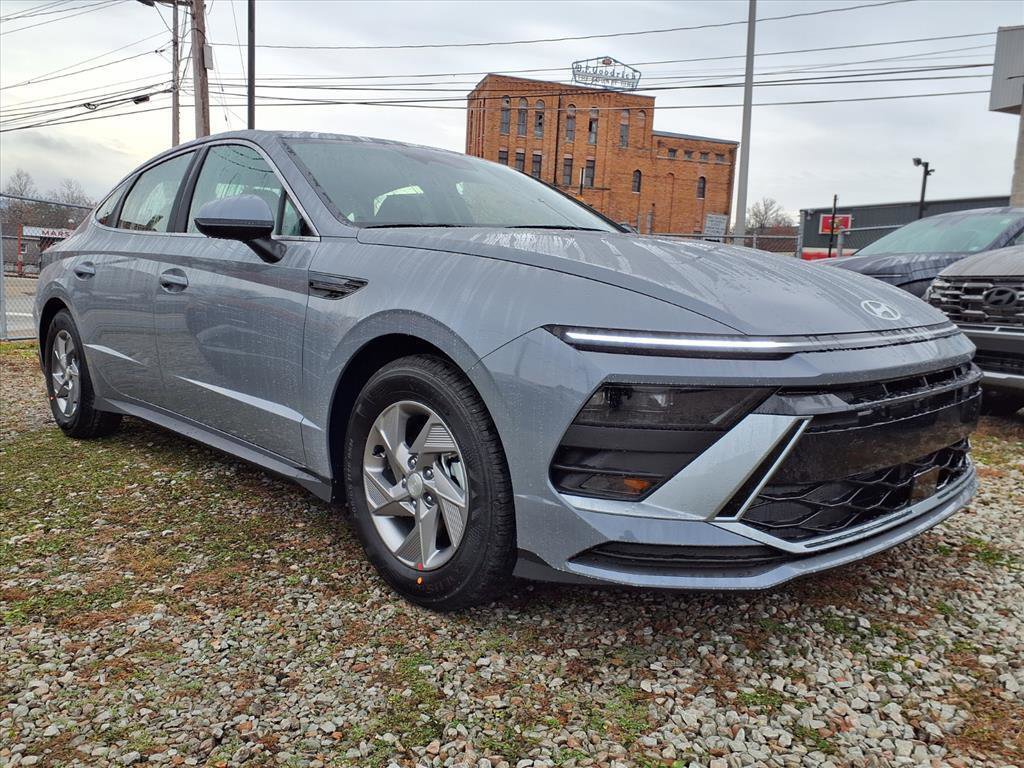New 2026 Hyundai Sonata SE FWD image 2
