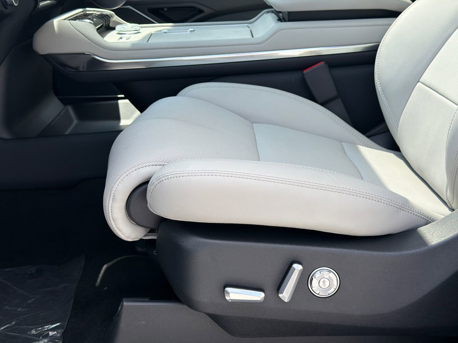 New 2026 Lincoln Navigator Reserve AWD/4WD image 18