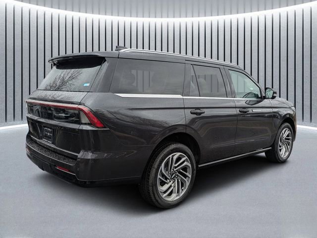 New 2026 Lincoln Navigator Reserve AWD/4WD image 3