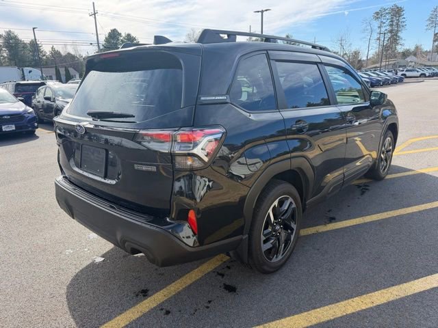 Used 2025 Subaru Forester Premium image 5