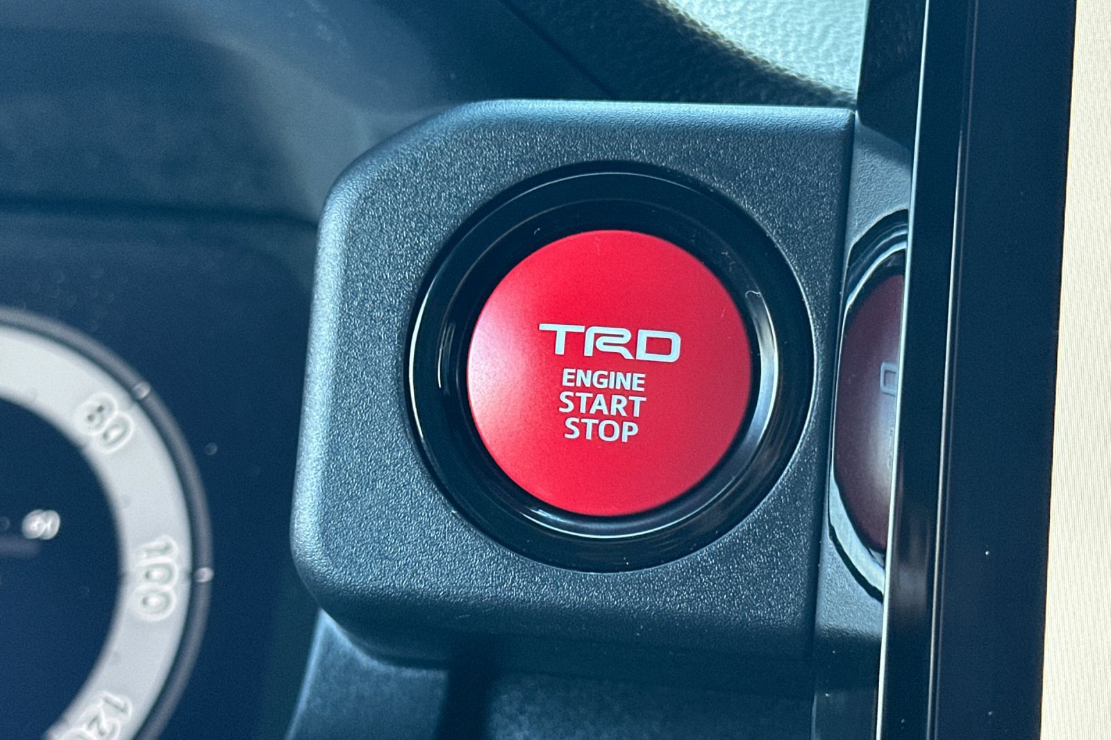 Used 2025 Toyota Tacoma TRD Sport AWD/4WD image 21