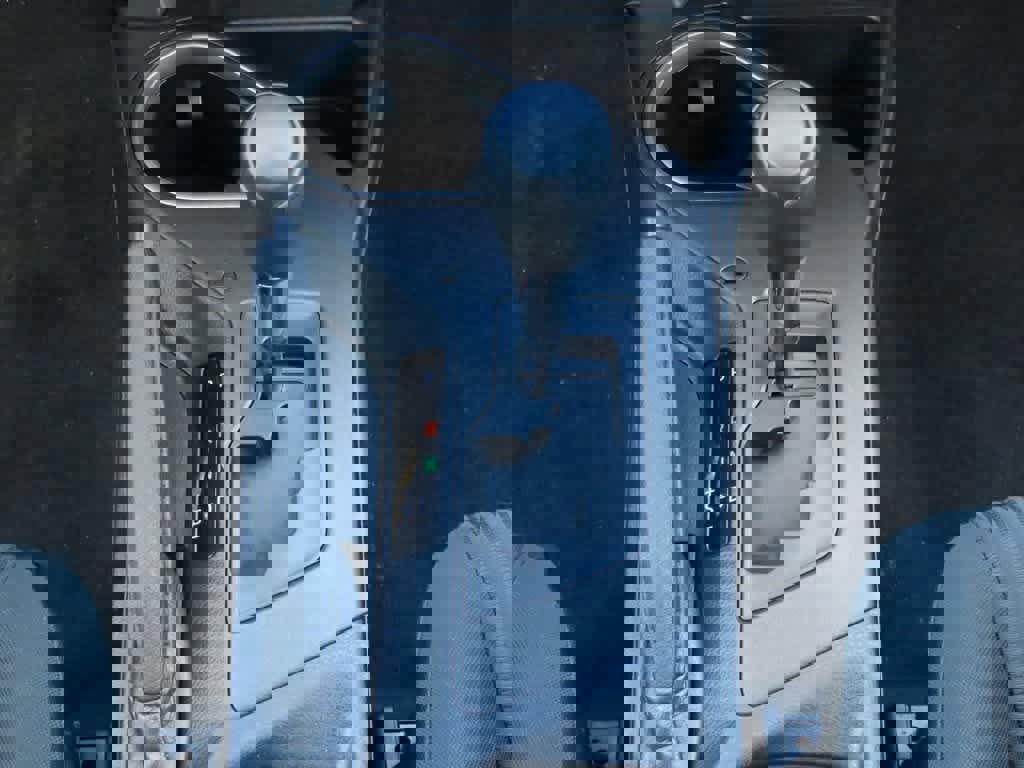 Used 2018 Toyota RAV4 LE image 22