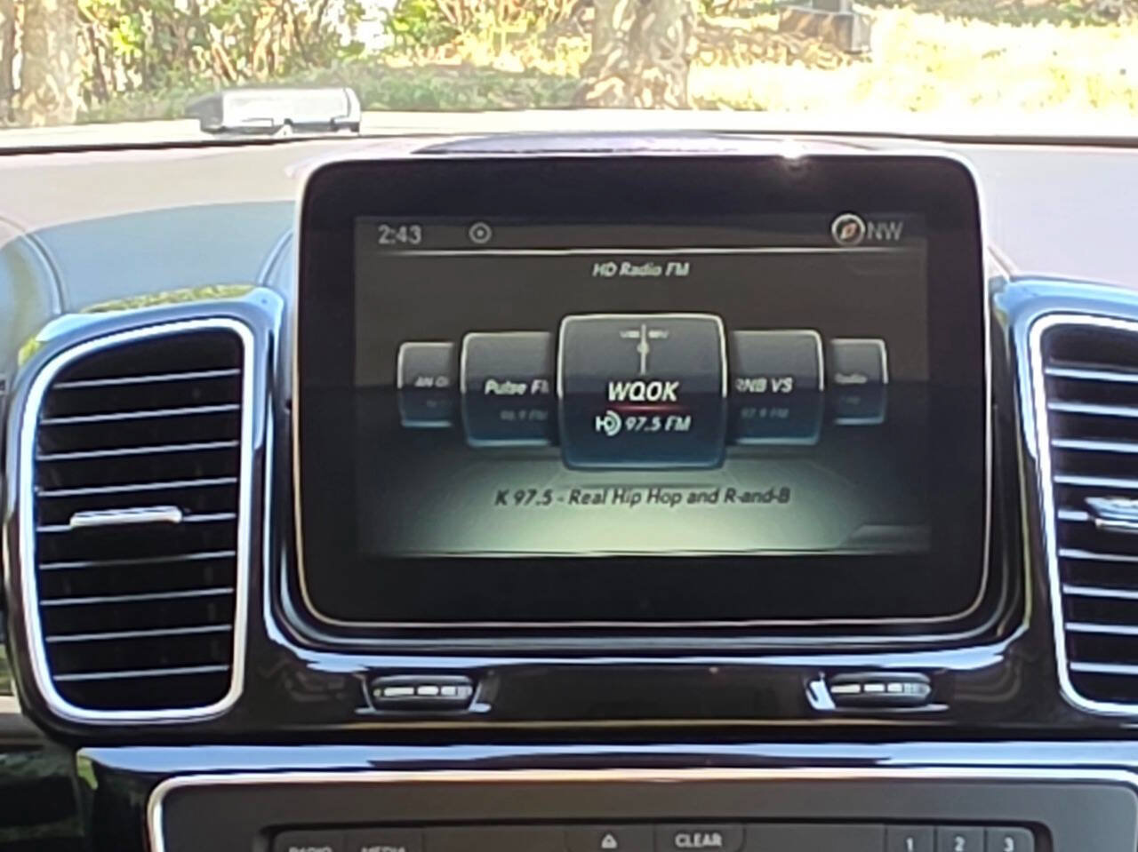 Used 2017 Mercedes-Benz GLS 550 4MATIC image 24