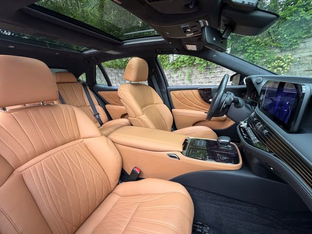Certified 2024 Lexus LS 500 AWD image 29