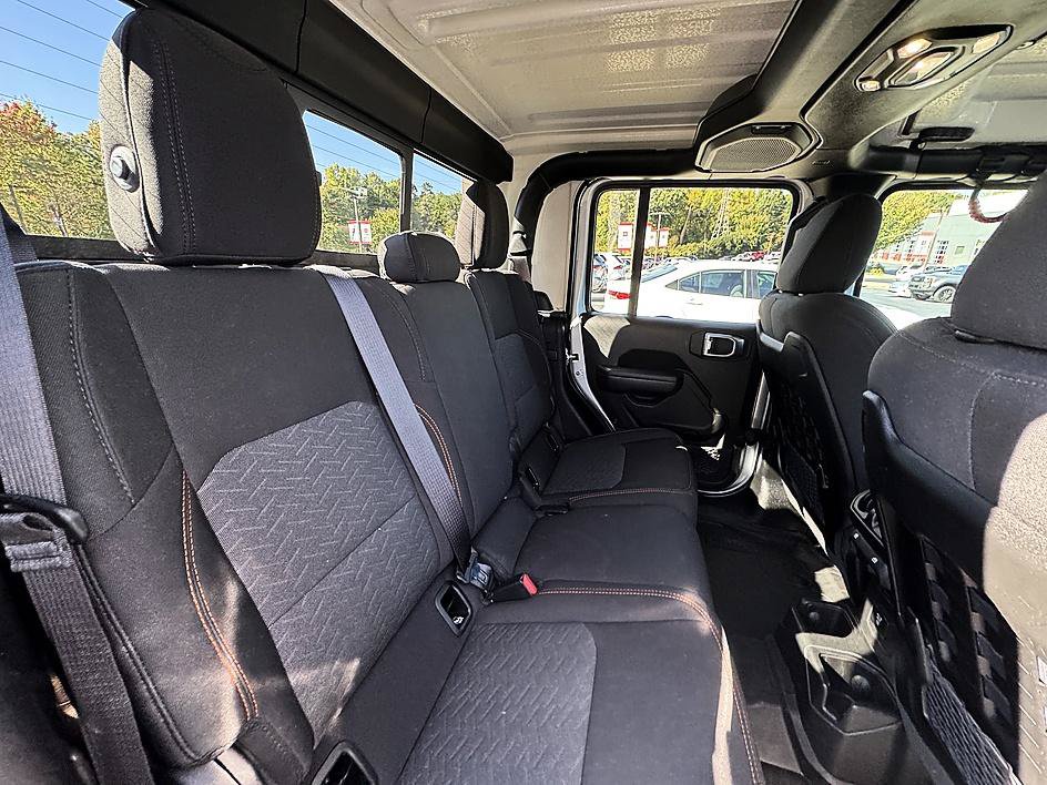 Used 2023 Jeep Gladiator Mojave w/ Cold Weather Group AWD/4WD image 23