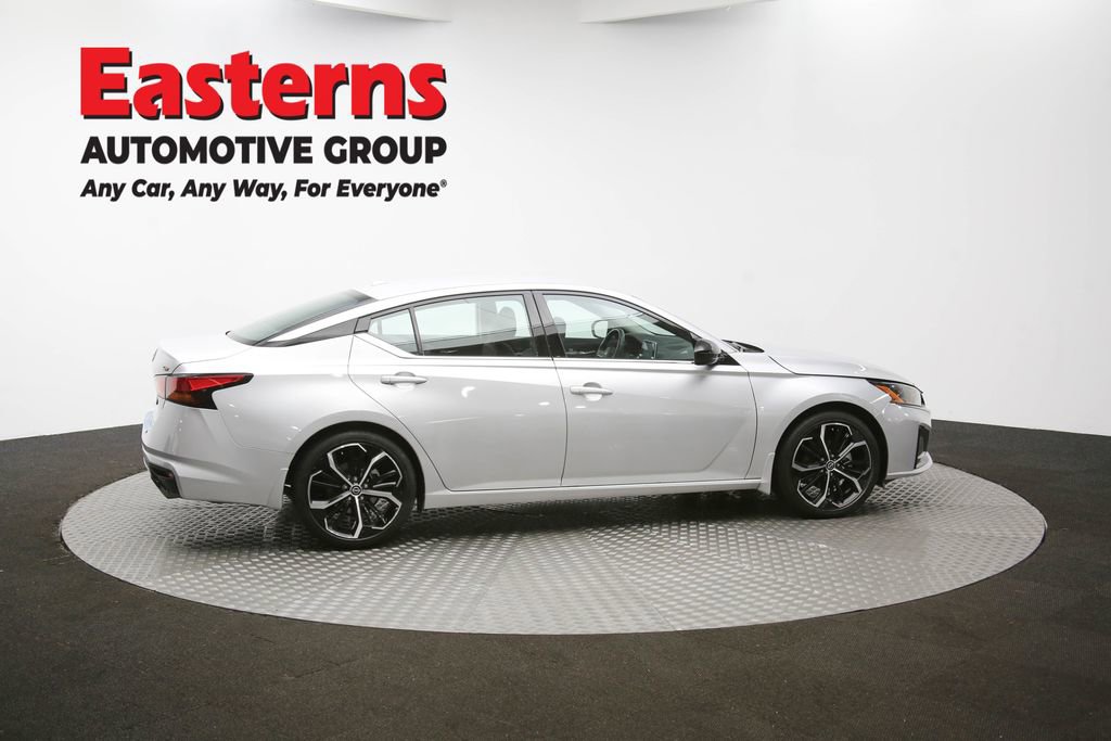 Used 2023 Nissan Altima 2.5 SR FWD image 40