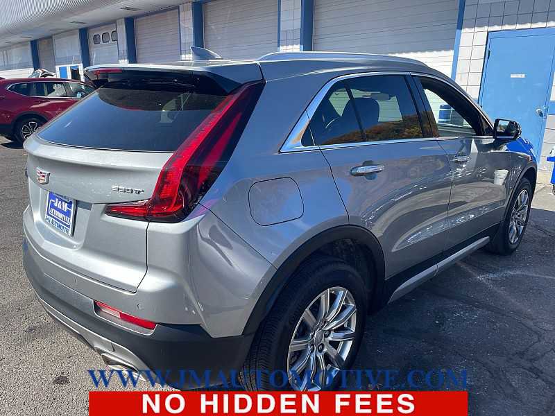 Used 2023 Cadillac XT4 Premium Luxury image 3