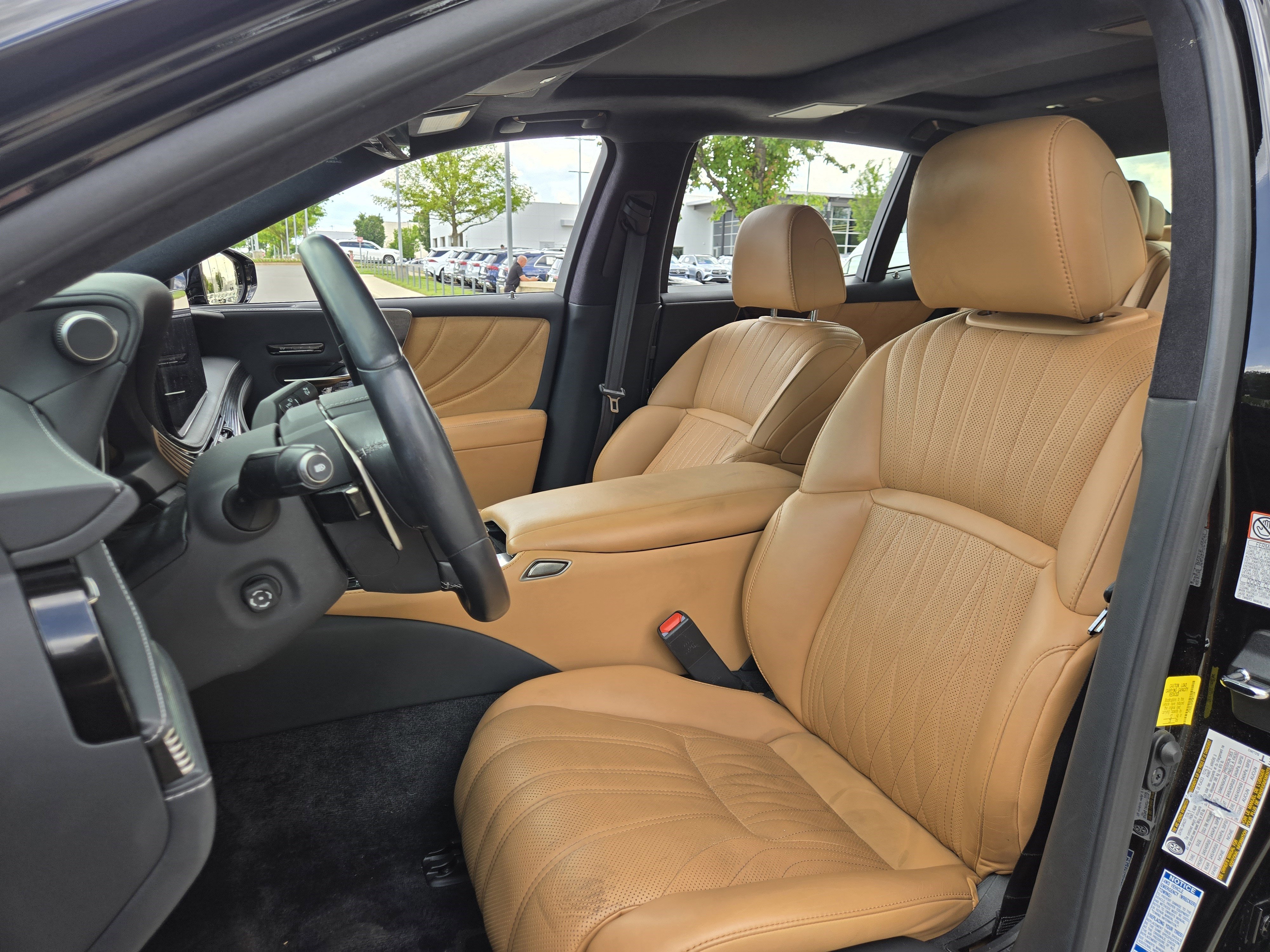 Used 2023 Lexus LS 500 AWD w/ Luxury Package image 32
