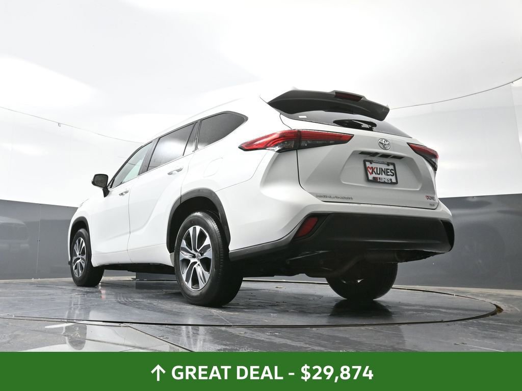 Used 2023 Toyota Highlander XLE image 60