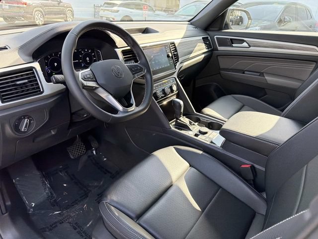 Certified 2023 Volkswagen Atlas Cross Sport SE w/ Black Wheel Package AWD/4WD image 13