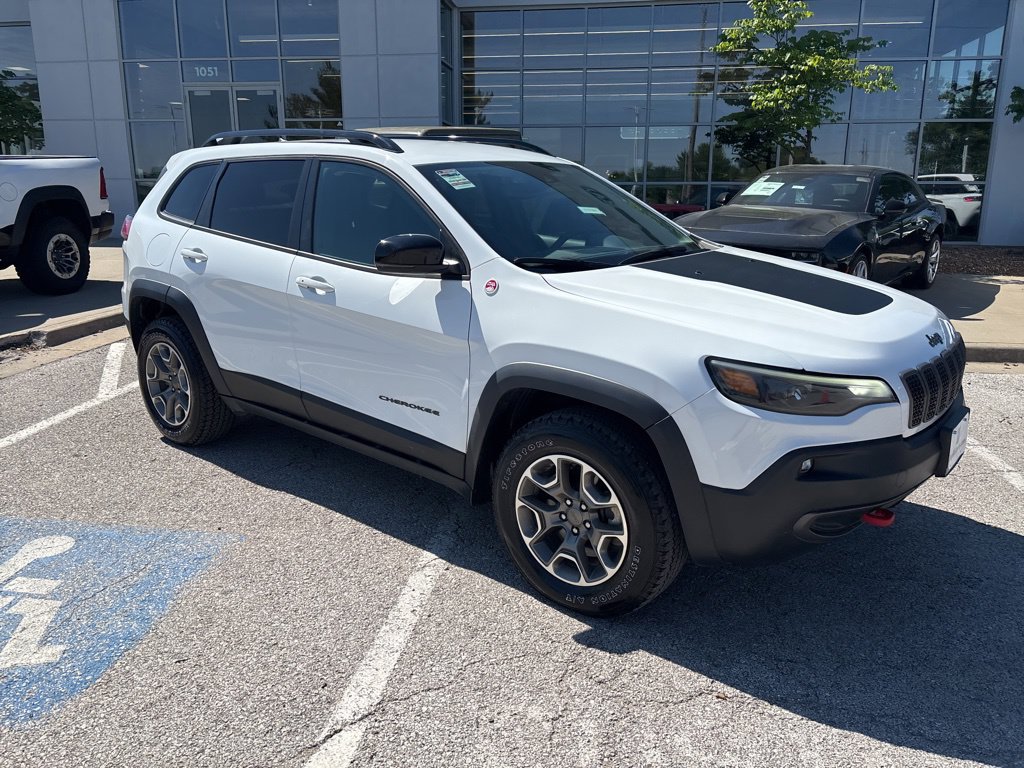 Used 2022 Jeep Cherokee Trailhawk w/ Comfort/Convenience Group AWD/4WD image 34