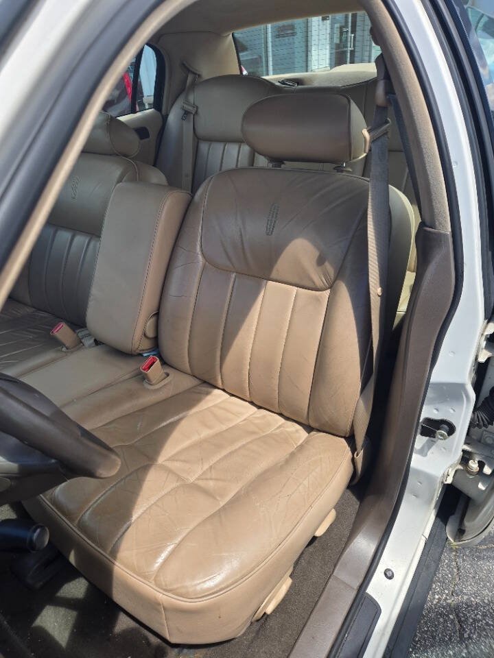 Used 1998 Lincoln Town Car Executive RWD image 24